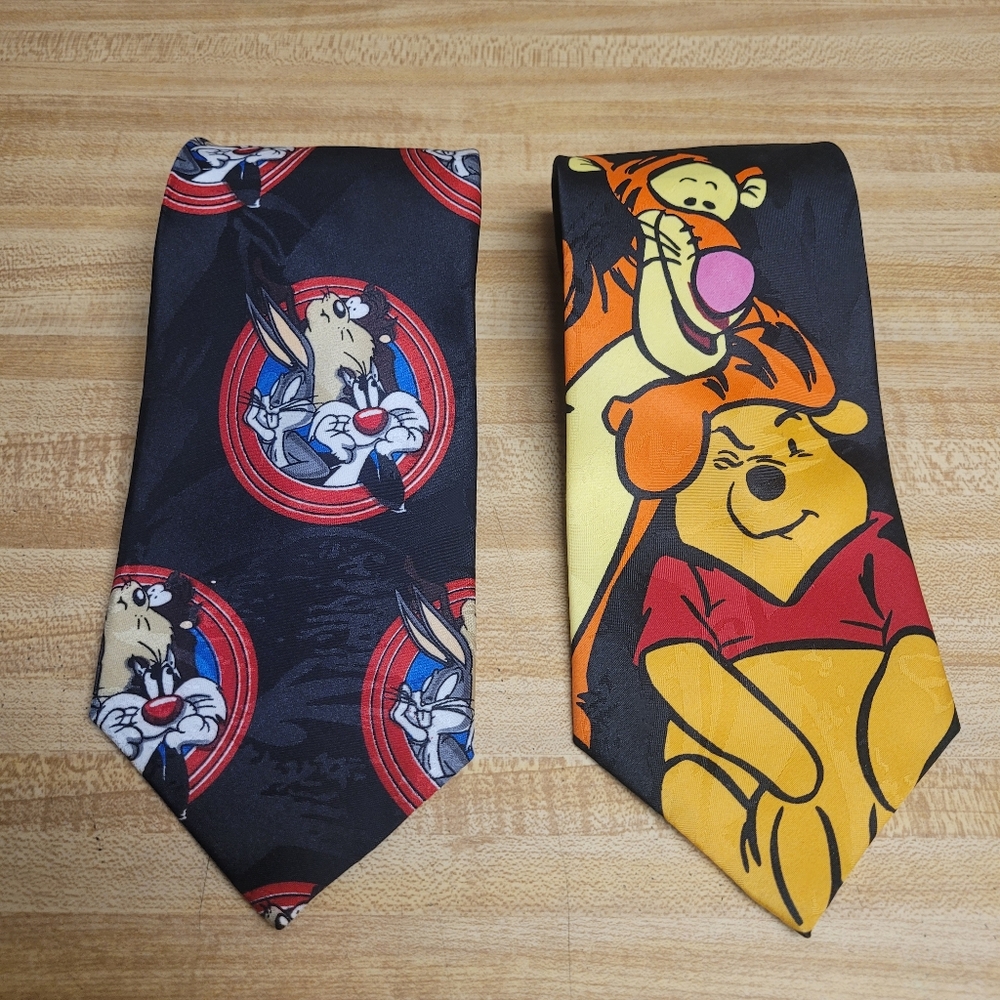 Vintage 94' 2pc Looney Tunes Winne Pooh Bugs Bunny Sylvester Holiday Ties